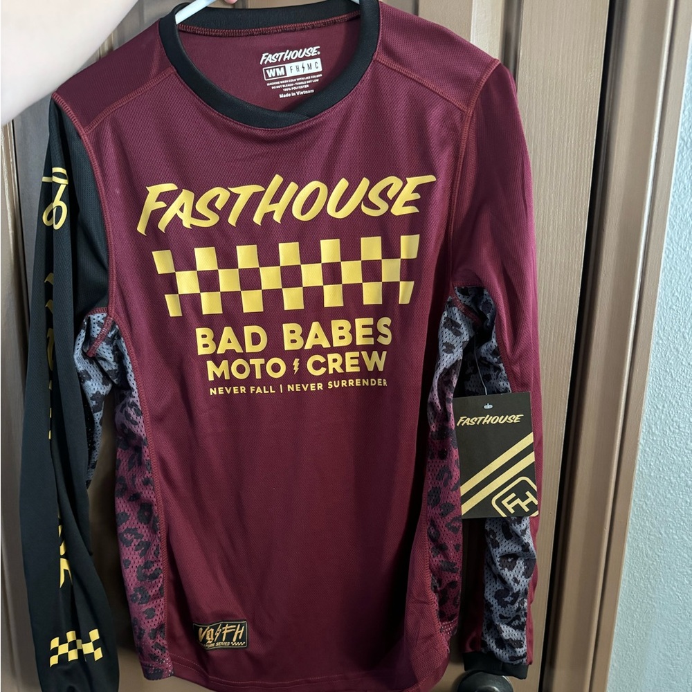 NWT women’s size medium Fasthouse riding jersey